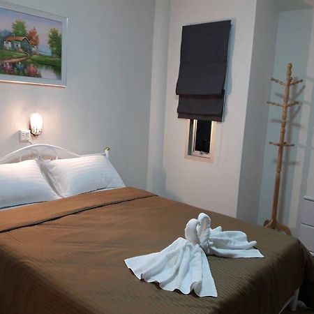 Baan Suan Geb Tawan Hotel Lop Buri Buitenkant foto