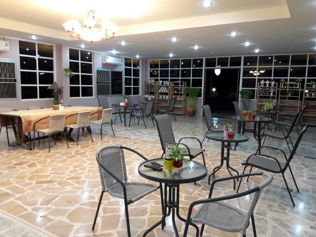 Baan Suan Geb Tawan Hotel Lop Buri Buitenkant foto