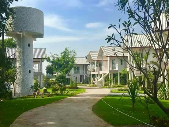 Baan Suan Geb Tawan Hotel Lop Buri Buitenkant foto
