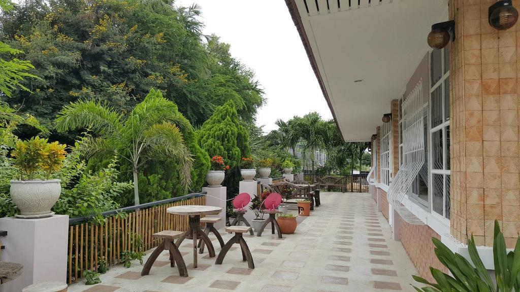 Baan Suan Geb Tawan Hotel Lop Buri Buitenkant foto